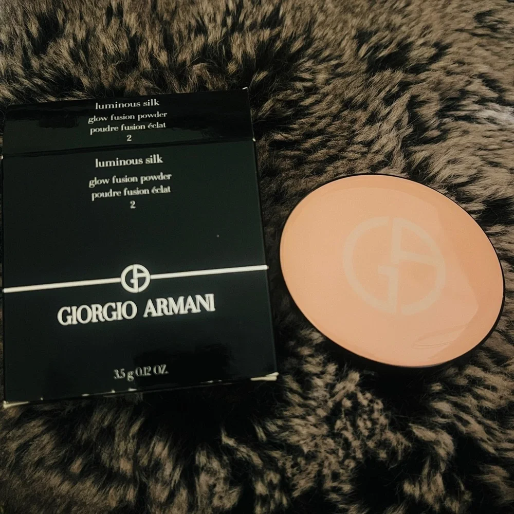 Giorgio Armani Luminous Silk Glow Fusion Powder Shade 2 Full Size 3.5g